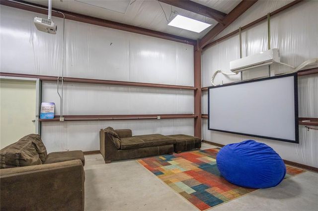 1601 Corbin Lane, Weatherford, OK 73096