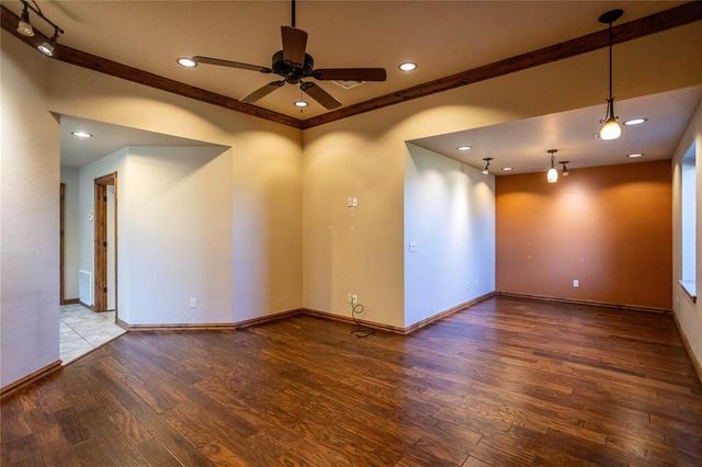 1601 Corbin Lane, Weatherford, OK 73096