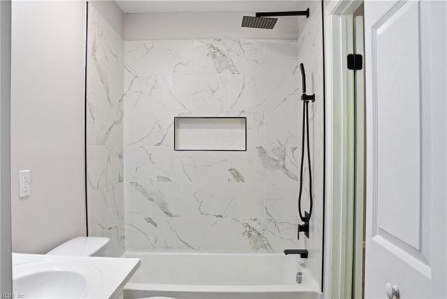 3234 Creekside DR, Virginia Beach, VA 23453