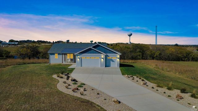14326 Prairie Trail, Wamego, KS 66547