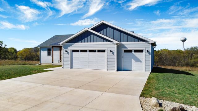 14326 Prairie Trail, Wamego, KS 66547