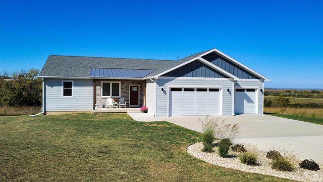 14326 Prairie Trail, Wamego, KS 66547