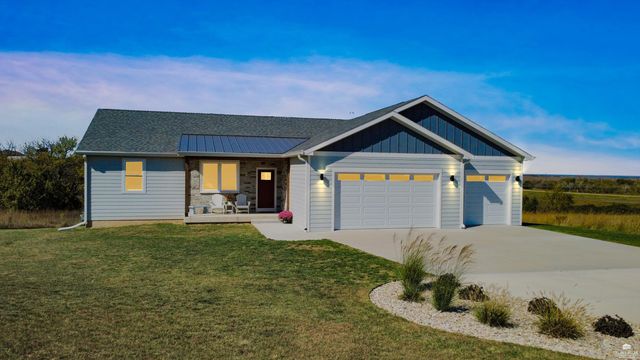 14326 Prairie Trail, Wamego, KS 66547