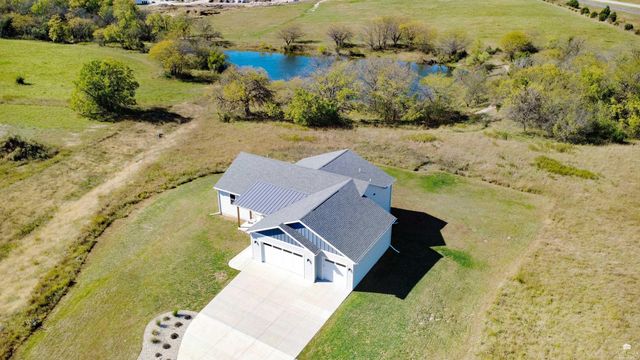 14326 Prairie Trail, Wamego, KS 66547