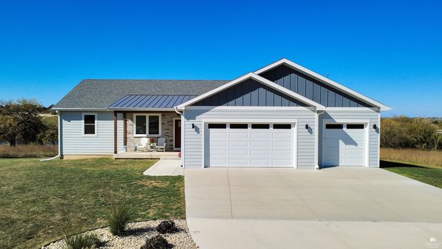 14326 Prairie Trail, Wamego, KS 66547