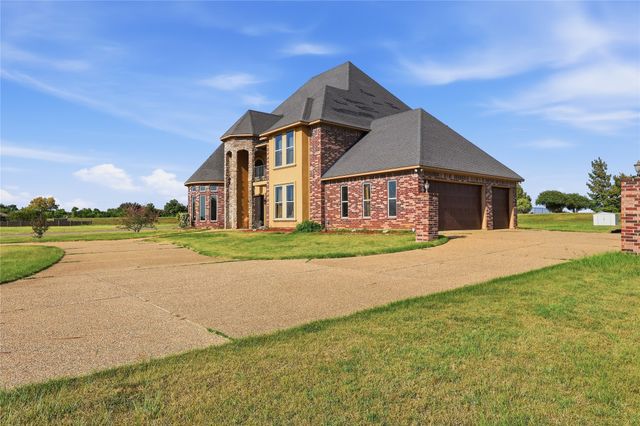 198 N Beach Drive, Bossier City, LA 71111
