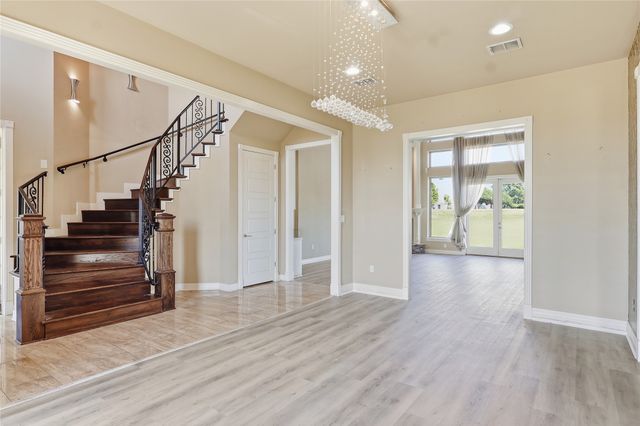 198 N Beach Drive, Bossier City, LA 71111