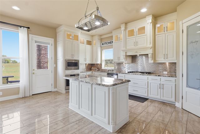 198 N Beach Drive, Bossier City, LA 71111