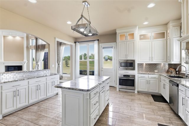 198 N Beach Drive, Bossier City, LA 71111
