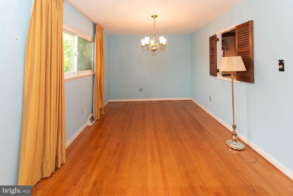 812 SUBURBIAN RD, Reisterstown, MD 21136
