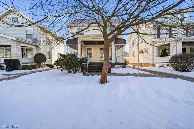 2077 Richland Avenue, Lakewood, OH 44107