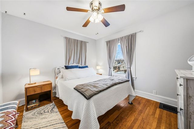 2077 Richland Avenue, Lakewood, OH 44107