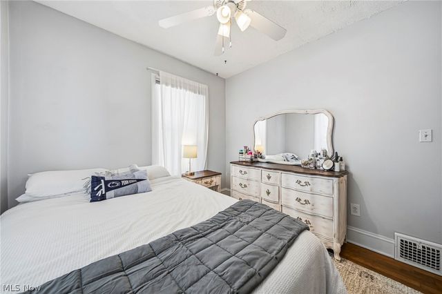 2077 Richland Avenue, Lakewood, OH 44107