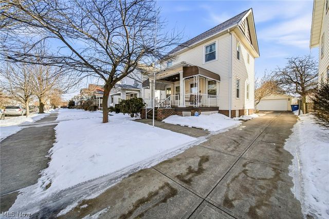 2077 Richland Avenue, Lakewood, OH 44107