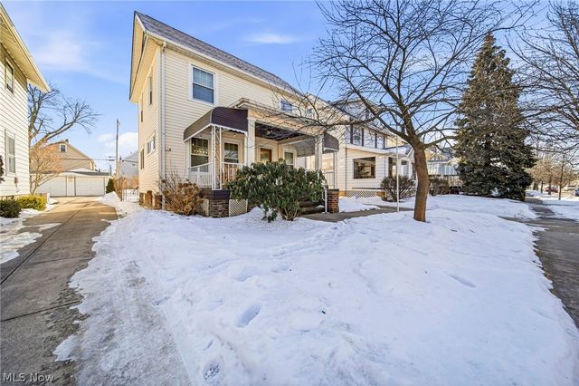 2077 Richland Avenue, Lakewood, OH 44107