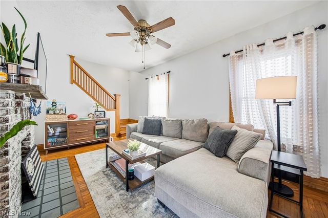 2077 Richland Avenue, Lakewood, OH 44107