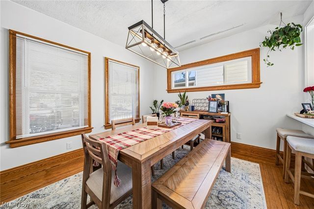 2077 Richland Avenue, Lakewood, OH 44107