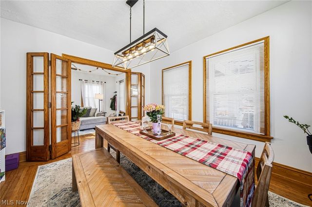 2077 Richland Avenue, Lakewood, OH 44107