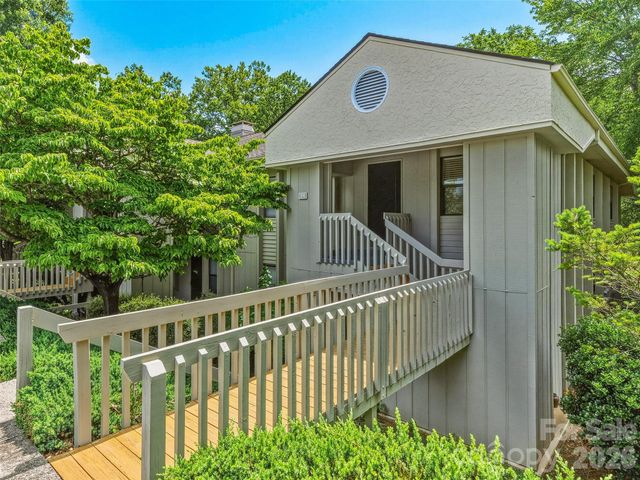 106 Abbey Circle, Asheville, NC 28805