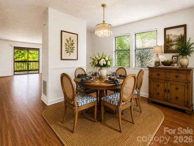 106 Abbey Circle, Asheville, NC 28805