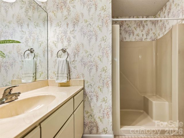 106 Abbey Circle, Asheville, NC 28805