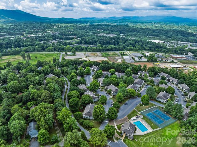 106 Abbey Circle, Asheville, NC 28805