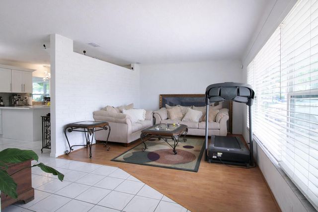 4581 21ST AVENUE N, St Petersburg, FL 33713