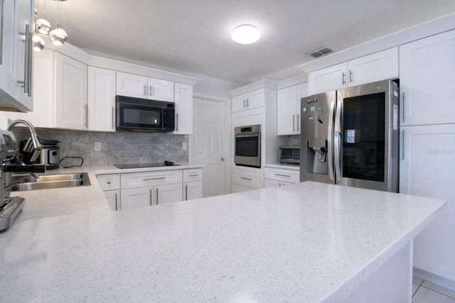 4581 21ST AVENUE N, St Petersburg, FL 33713