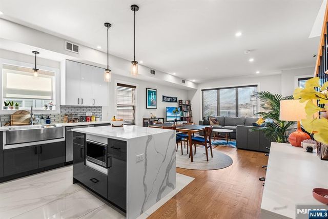 36 Lincoln Street 2, Jersey City, NJ 07307