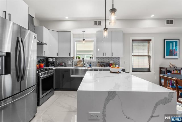 36 Lincoln Street 2, Jersey City, NJ 07307