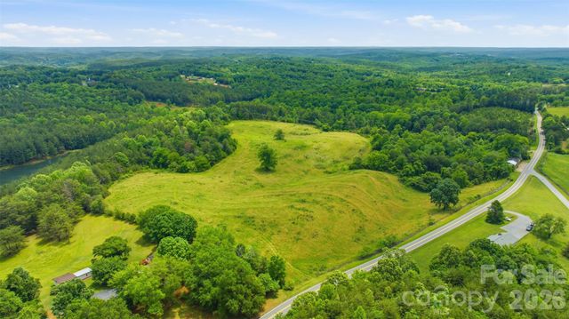 536 Pea Ridge Road, Mill Spring, NC 28756