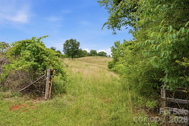 536 Pea Ridge Road, Mill Spring, NC 28756