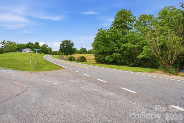 536 Pea Ridge Road, Mill Spring, NC 28756