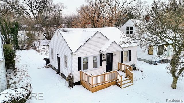 19110 Kingsville Street, Detroit, MI 48225