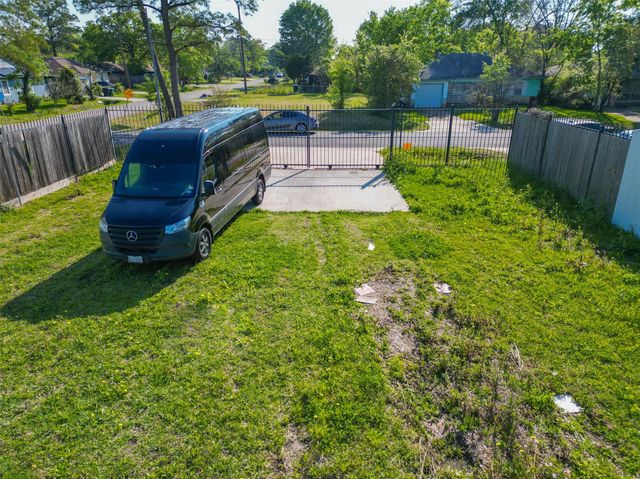 3222 Jarvis Street, Houston, TX 77063