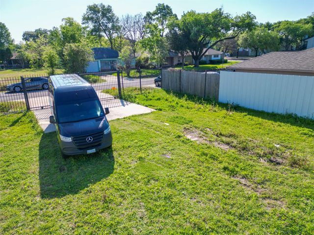 3222 Jarvis Street, Houston, TX 77063