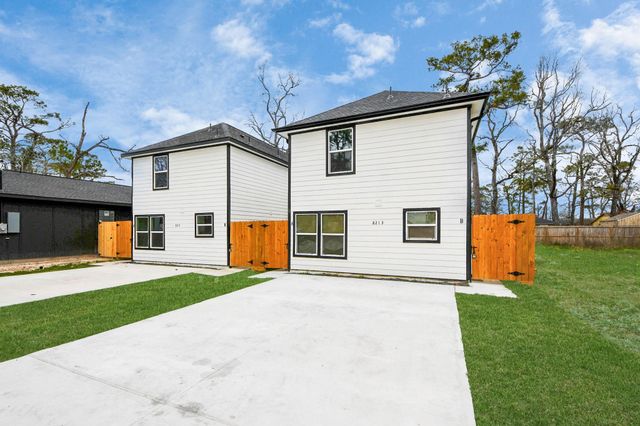 8213 Richland Drive A, Houston, TX 77028