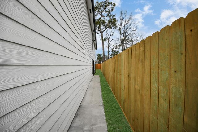 8213 Richland Drive A, Houston, TX 77028