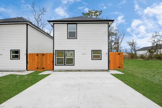 8213 Richland Drive A, Houston, TX 77028