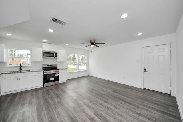 8213 Richland Drive A, Houston, TX 77028