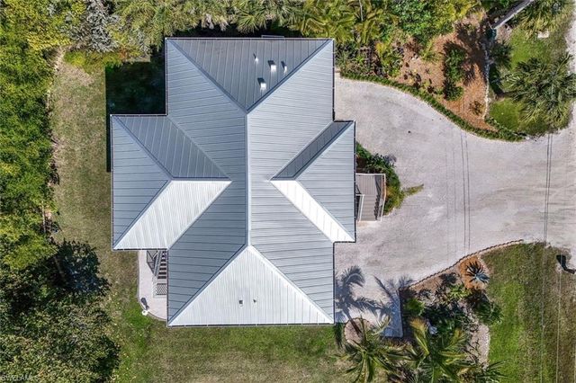 555 Piedmont RD, Sanibel, FL 33957