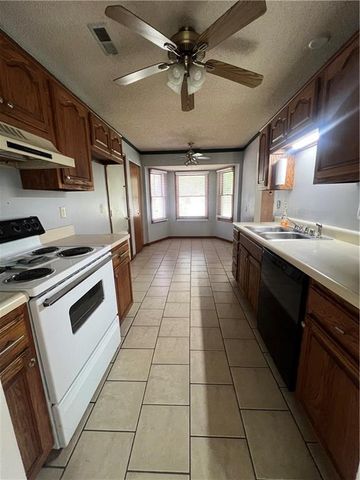 3024 W 23rd Terrace, Lawrence, KS 66047