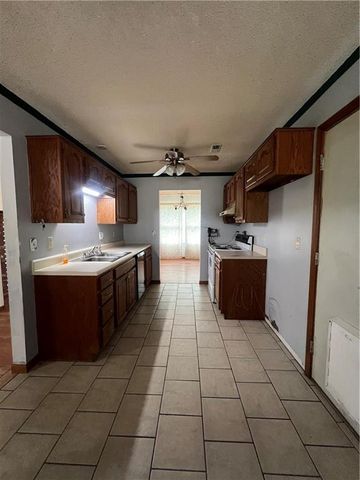 3024 W 23rd Terrace, Lawrence, KS 66047