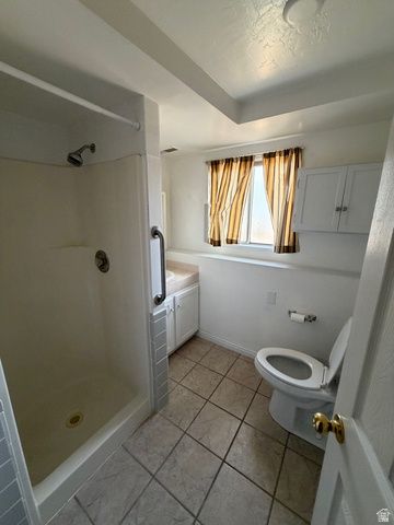 8713 S MOUNTAIN MEADOW DR, West Jordan, UT 84088