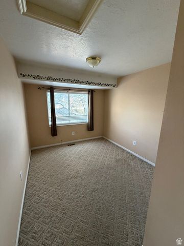 8713 S MOUNTAIN MEADOW DR, West Jordan, UT 84088