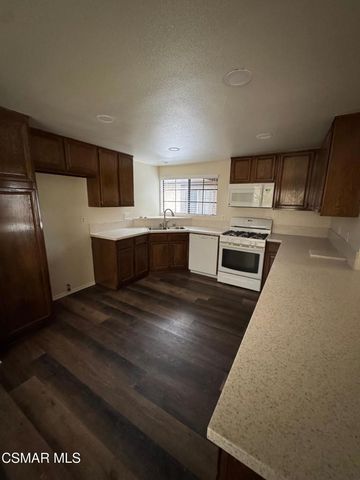 358 Mooncrest Court, Newbury Park, CA 91320