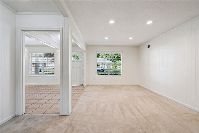 1656 E CHURCHILL DWNS, Germantown, TN 38138
