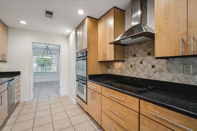 1656 E CHURCHILL DWNS, Germantown, TN 38138