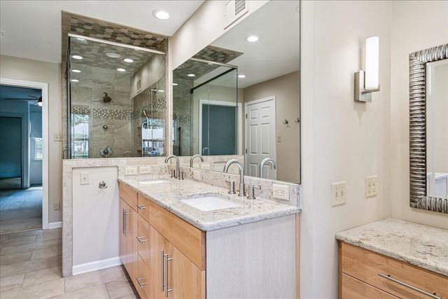 1656 E CHURCHILL DWNS, Germantown, TN 38138