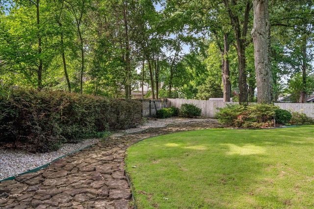 1656 E CHURCHILL DWNS, Germantown, TN 38138